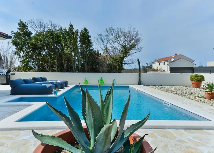 Villa Beautiful New With A Pool, Near Sandy Beach, Large Garden - By Traveler Tourist Agency Krk Id 2384 Privlaka (Zadar)