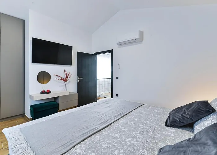 Beautiful New With A Pool, Near Sandy Beach, Large Garden - By Traveler Tourist Agency Krk Id 2384 Villa