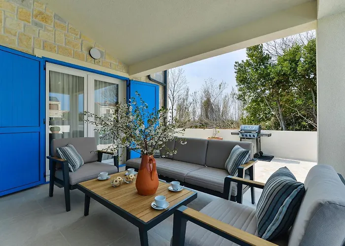 Beautiful New With A Pool, Near Sandy Beach, Large Garden - By Traveler Tourist Agency Krk Id 2384 Villa *