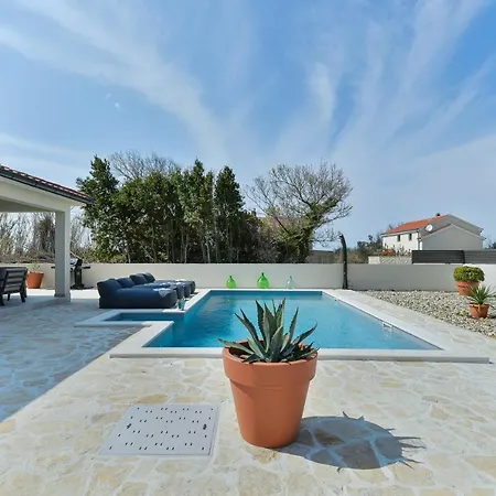 Beautiful New With A Pool, Near Sandy Beach, Large Garden - By Traveler Tourist Agency Krk Id 2384 Вилла
