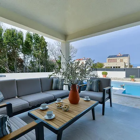 Villa Beautiful New With A Pool, Near Sandy Beach, Large Garden - By Traveler Tourist Agency Krk Id 2384 Privlaka (Zadar)
