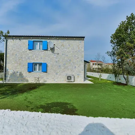 Beautiful New With A Pool, Near Sandy Beach, Large Garden - By Traveler Tourist Agency Krk Id 2384 Privlaka (Zadar)