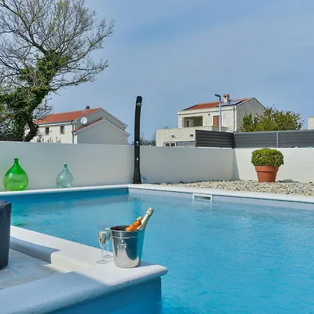 Beautiful New With A Pool, Near Sandy Beach, Large Garden - By Traveler Tourist Agency Krk Id 2384 *