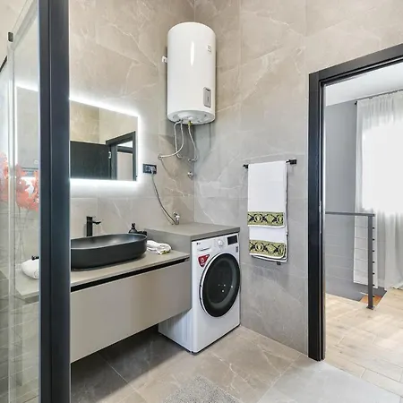 Beautiful New With A Pool, Near Sandy Beach, Large Garden - By Traveler Tourist Agency Krk Id 2384 Вилла