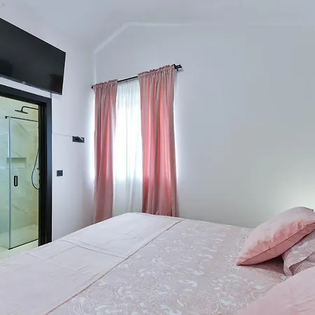 Beautiful New With A Pool, Near Sandy Beach, Large Garden - By Traveler Tourist Agency Krk Id 2384